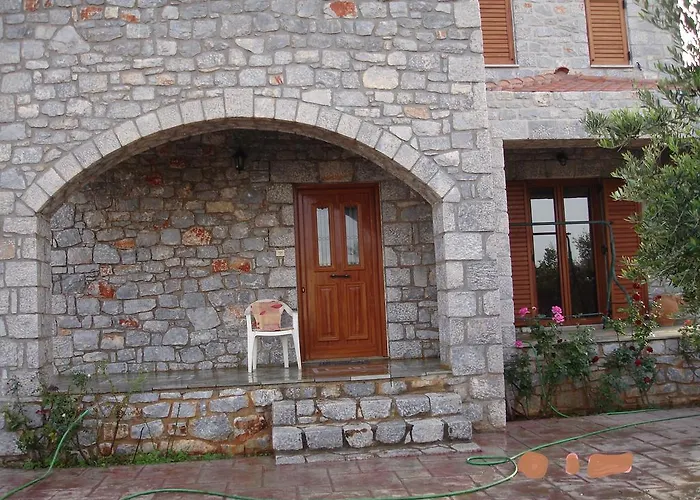 Xifias Stonehouse מונמבאסיה