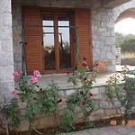 Vakantiehuis Xifias Stonehouse