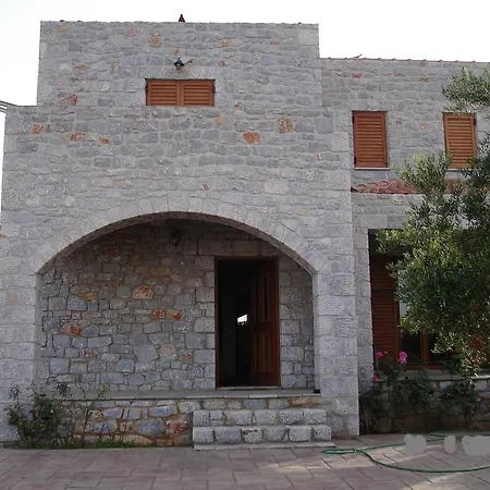 Vakantiehuis Xifias Stonehouse