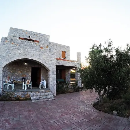 Xifias Stonehouse Holiday home *